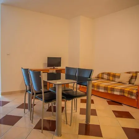 Nina One Bedroom No.2 Hotel 3*